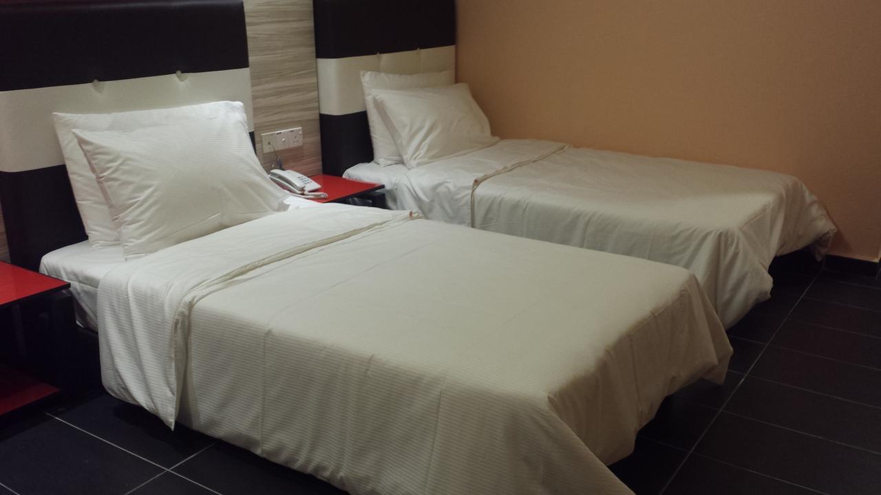 Hotel Js 2*